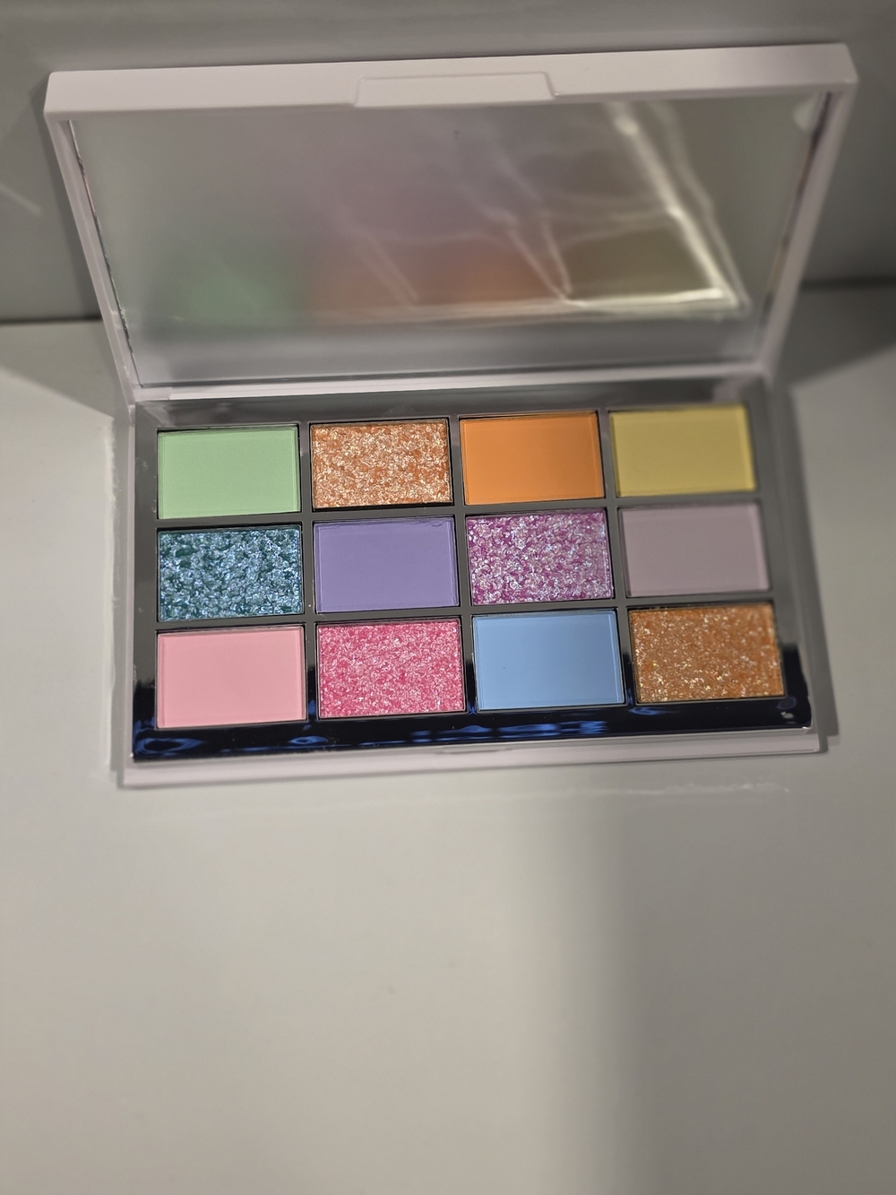 Pastel & Glitter Eyeshadow Palette - Multi-Color